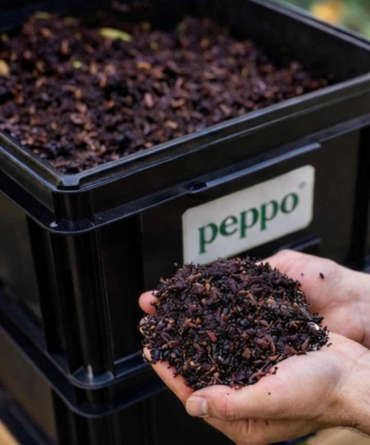 Compostera de plástico reciclado con canilla para lixiviados - Imagen 3