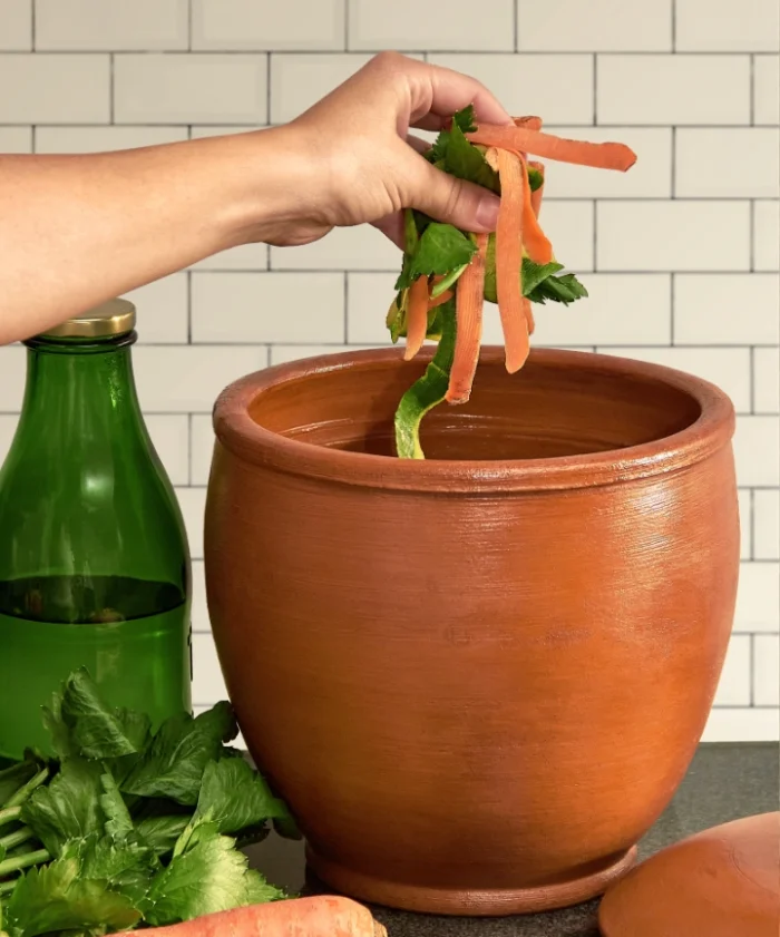 Recipiente de acopio para residuos orgánicos con tapa